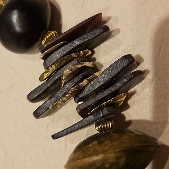 WOODEN Vintage Mixed Media Necklace - Picture 5 of 10